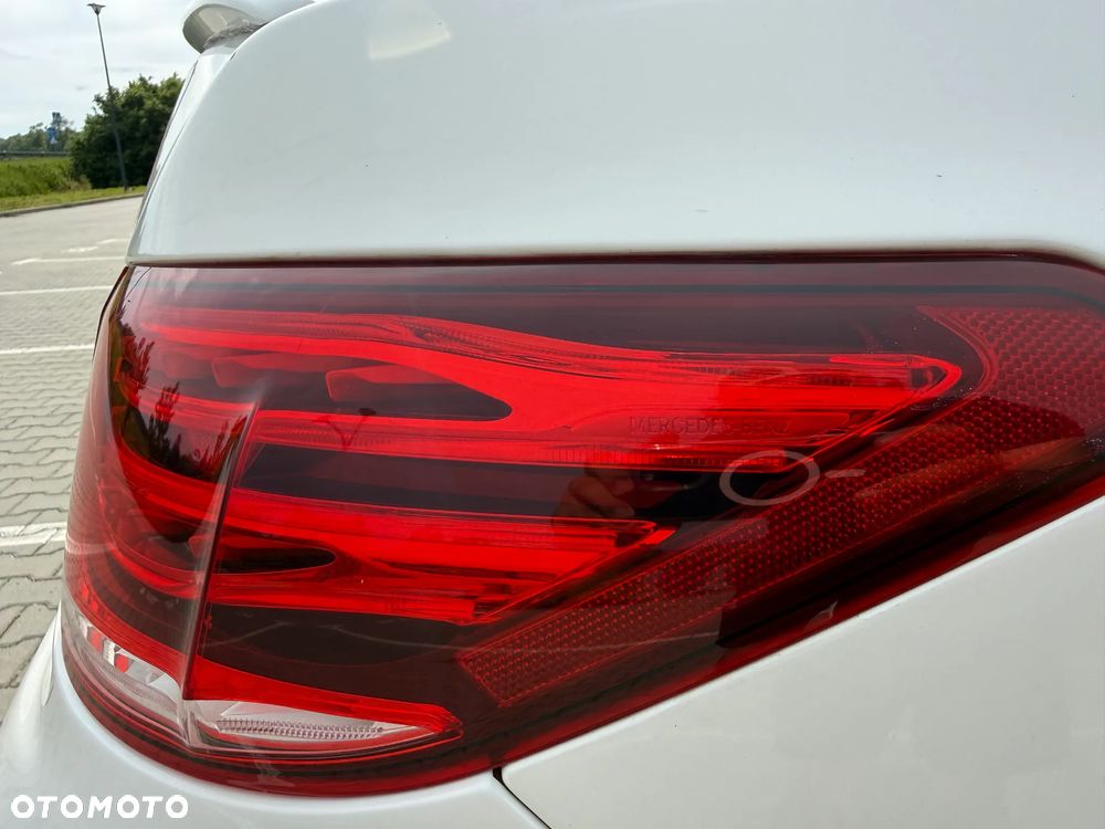 Mercedes-Benz Klasa E 220 CDI 7G-TRONIC - 21