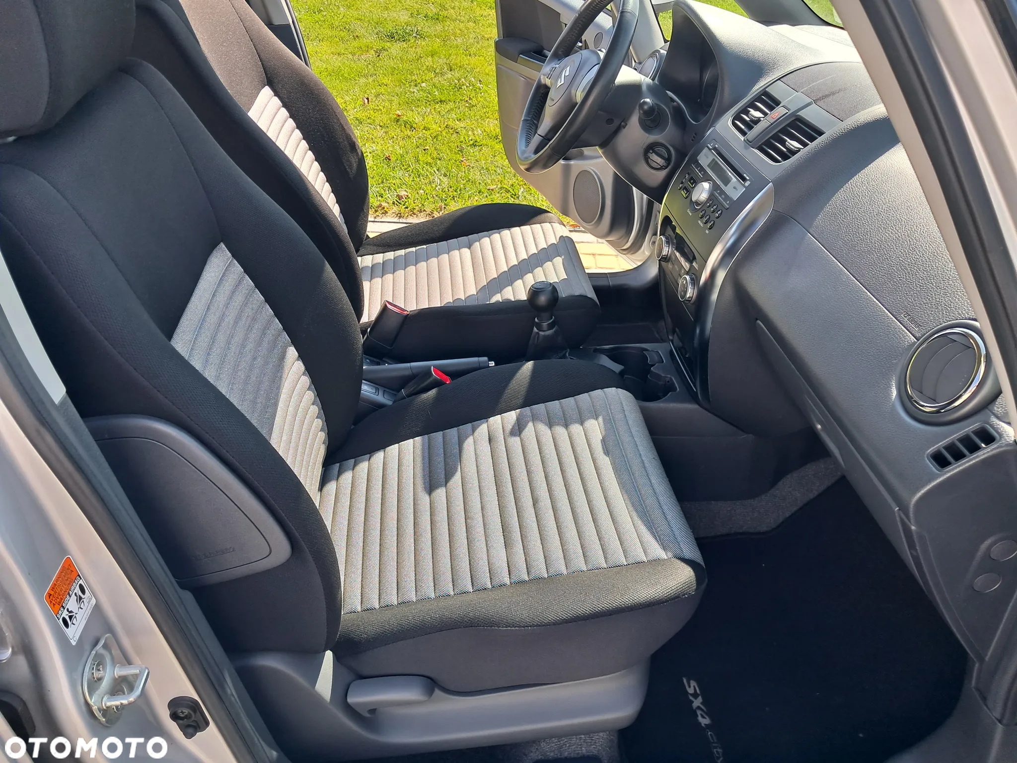 Suzuki SX4 1.6 Comfort Plus - 15