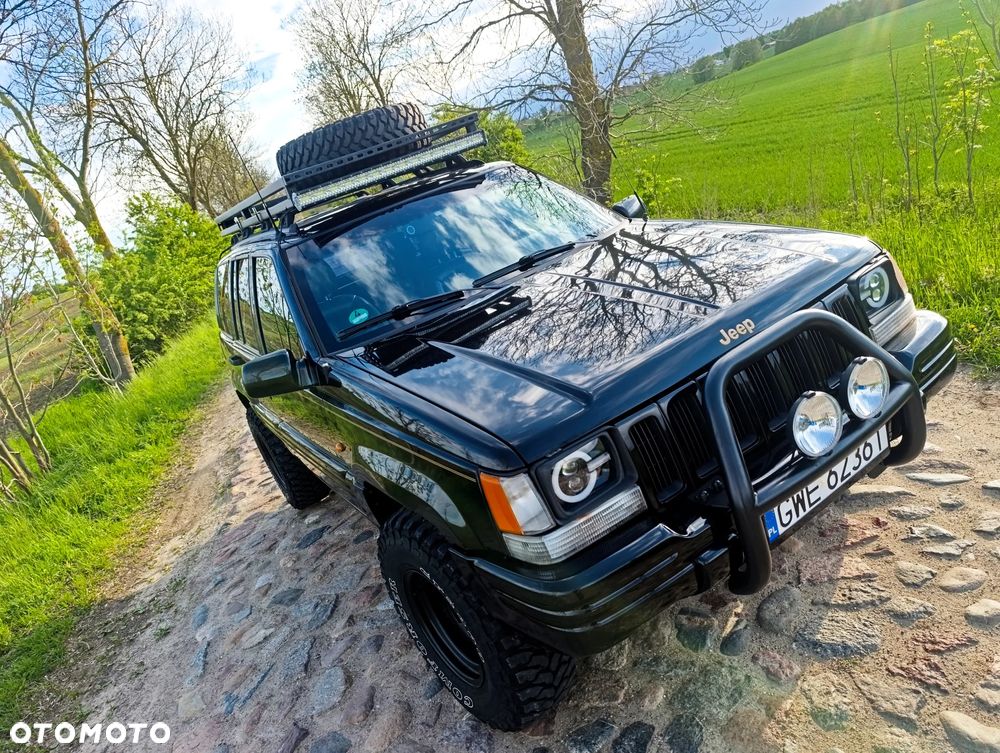 Jeep Grand Cherokee - 23