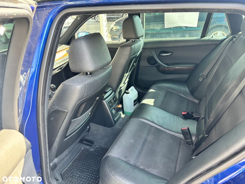 BMW Seria 3 318d - 9