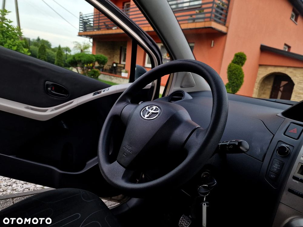 Toyota Yaris 1.33 Sol - 12