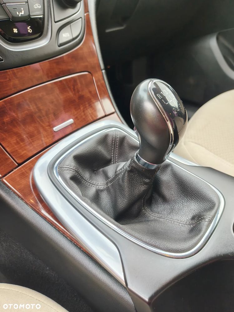 Opel Insignia - 19