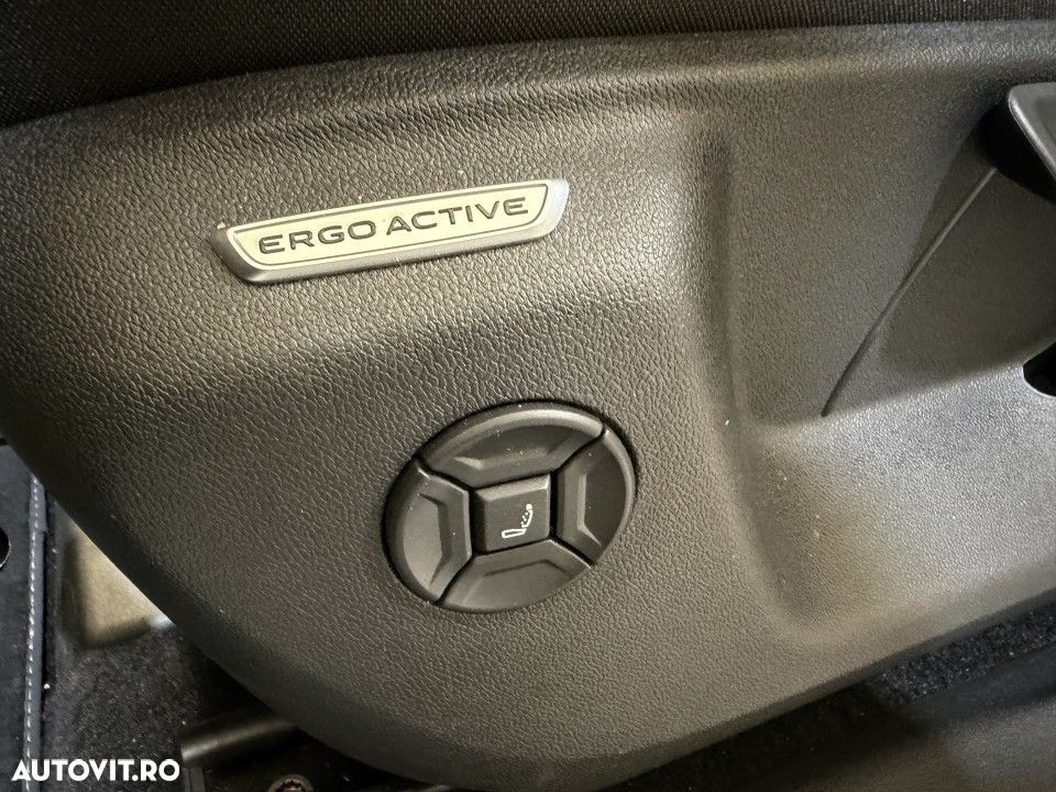 Volkswagen Tiguan - 10