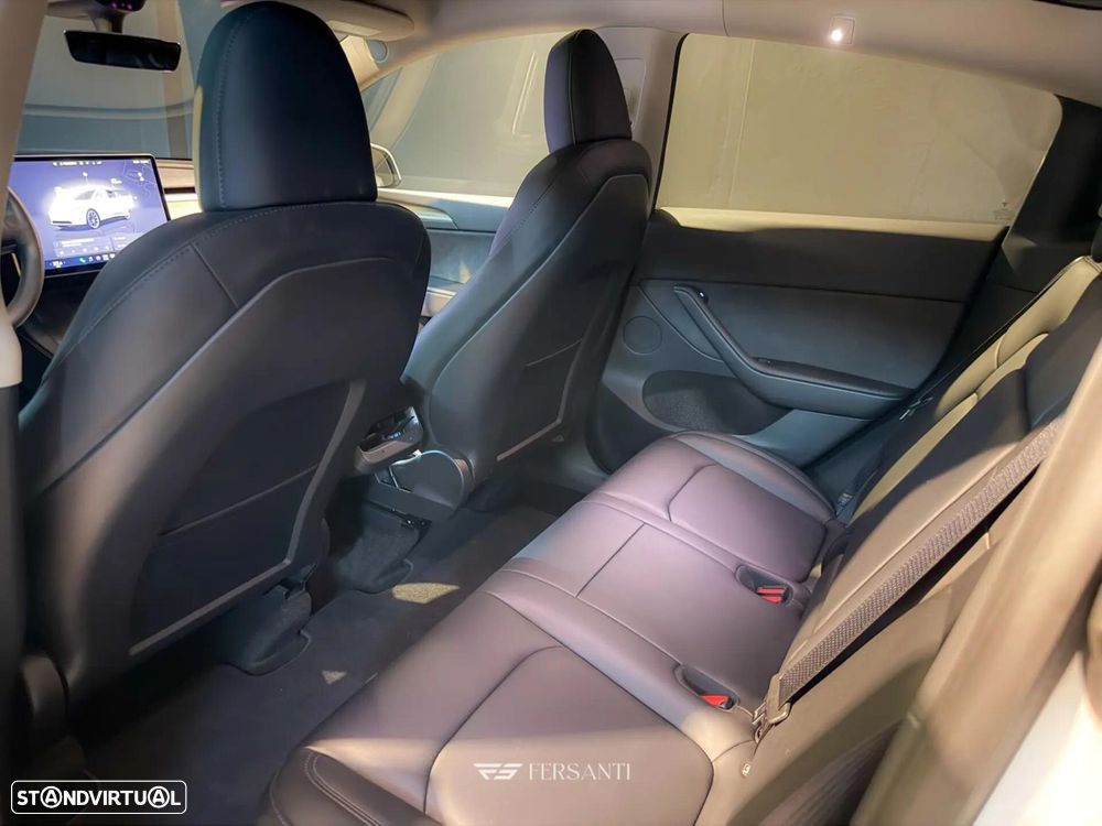 Tesla Model Y Long Range Dual Motor AWD - 15