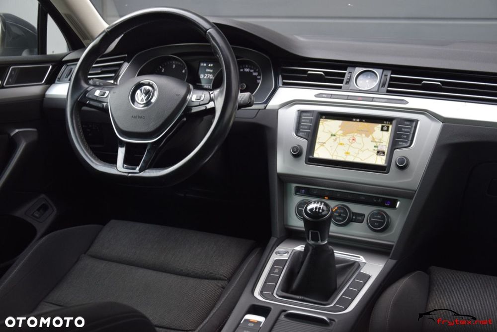 Volkswagen Passat - 28