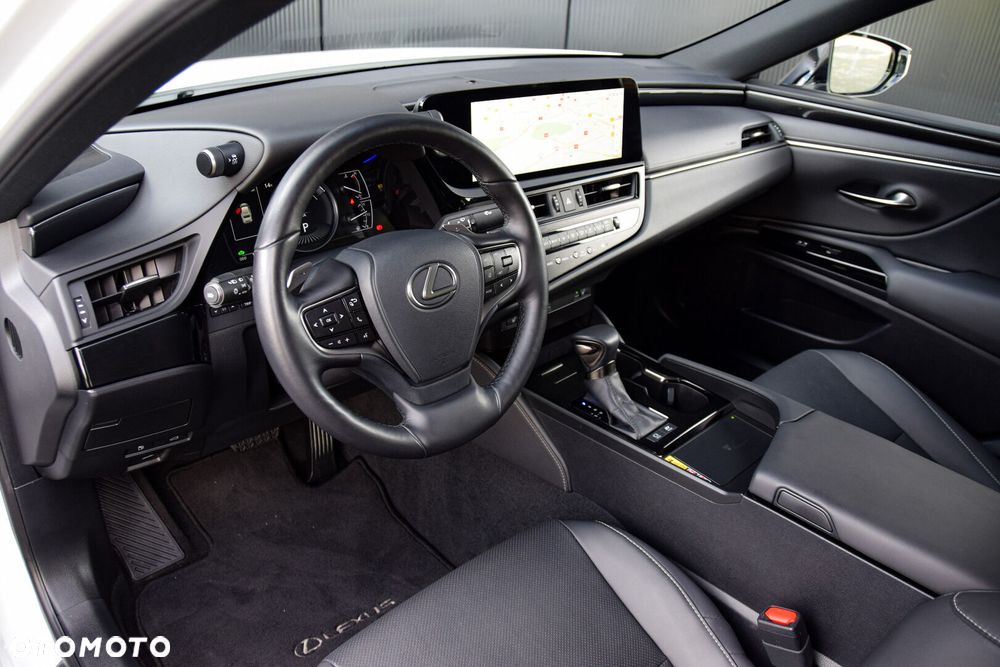 Lexus ES 300h Business Edition - 8