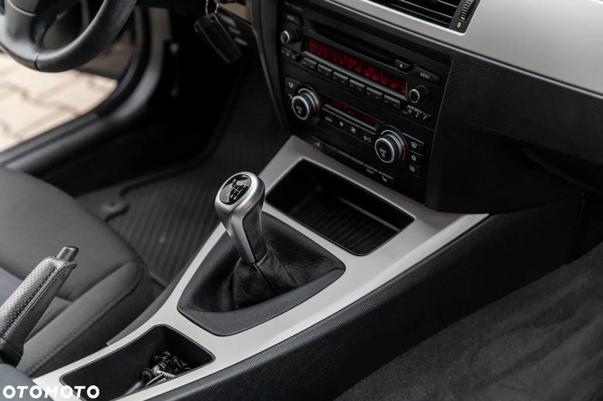 BMW Seria 3 318i - 21