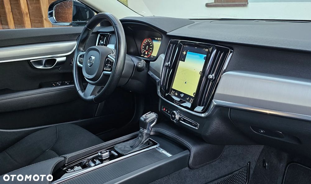 Volvo V90 D4 Geartronic Momentum Pro - 21