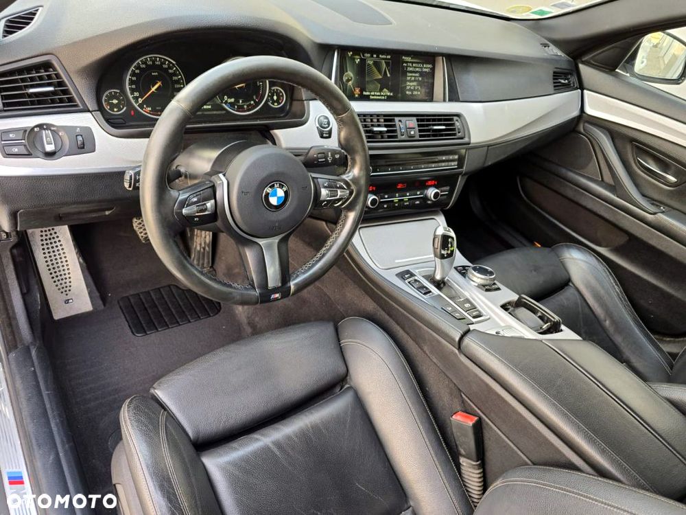 BMW Seria 5 530d xDrive Sport-Aut - 24