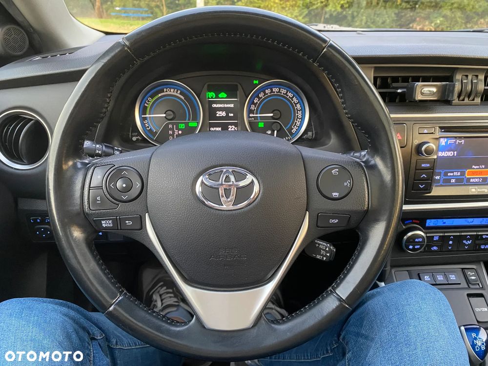 Toyota Auris - 11