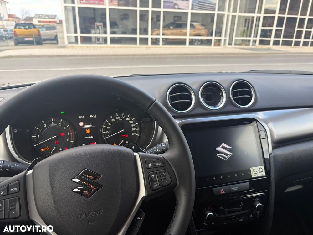 Suzuki Vitara 1.5 HEV Passion - 11