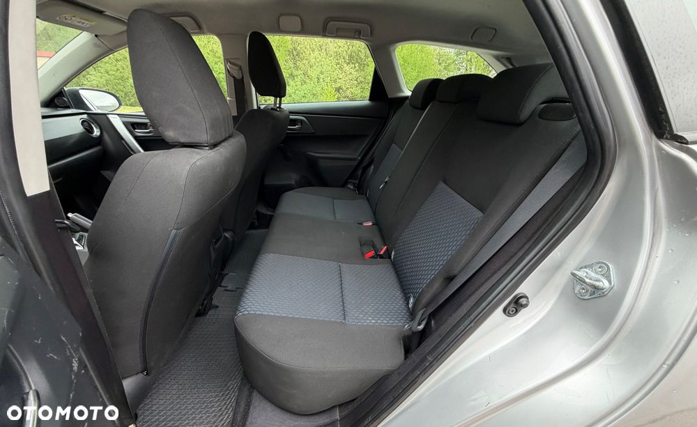 Toyota Auris 1.4 D-4D Life - 25