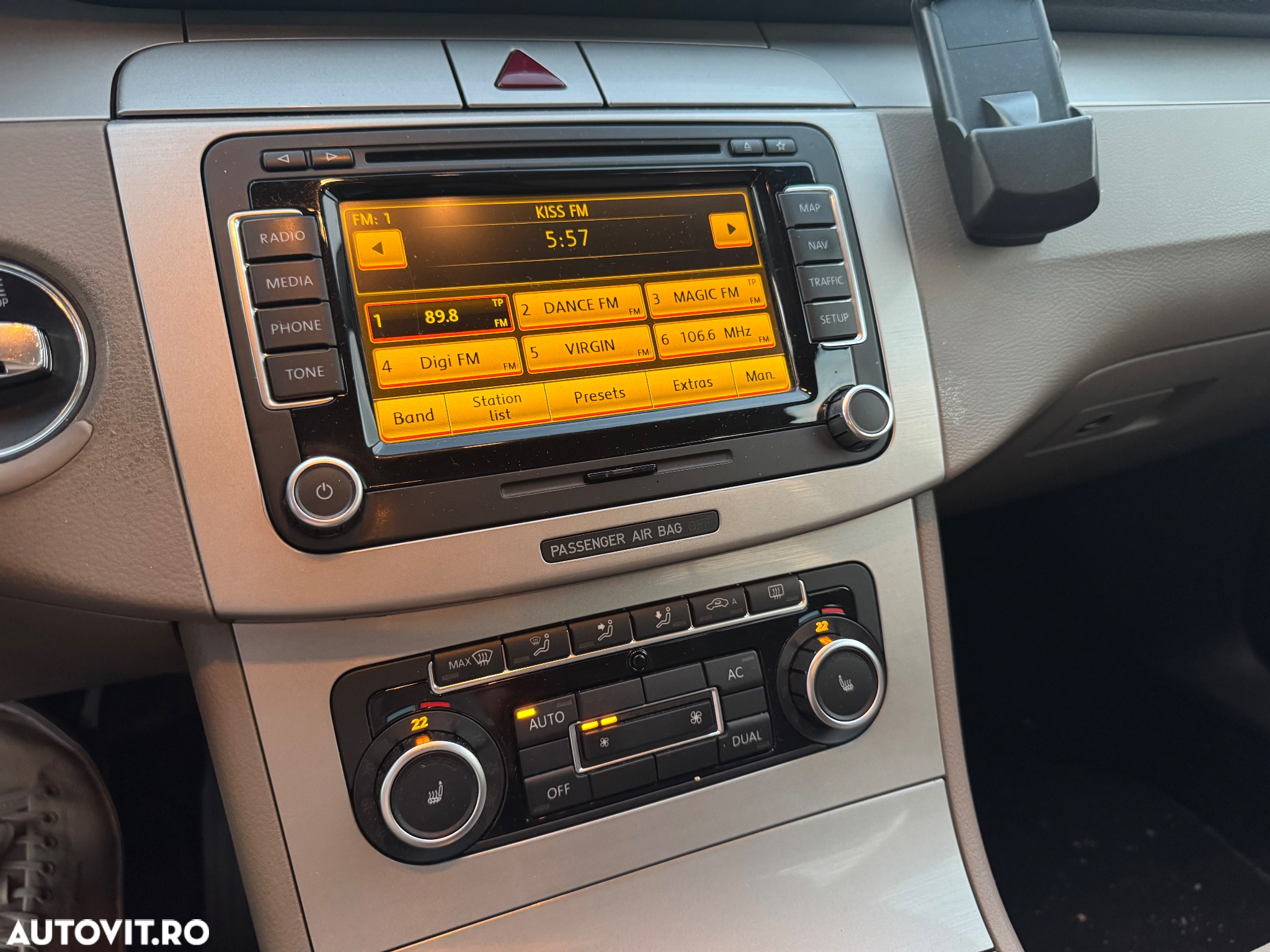 Volkswagen Passat Variant 2.0 TDI BlueMotion Technology DSG Comfortline - 10