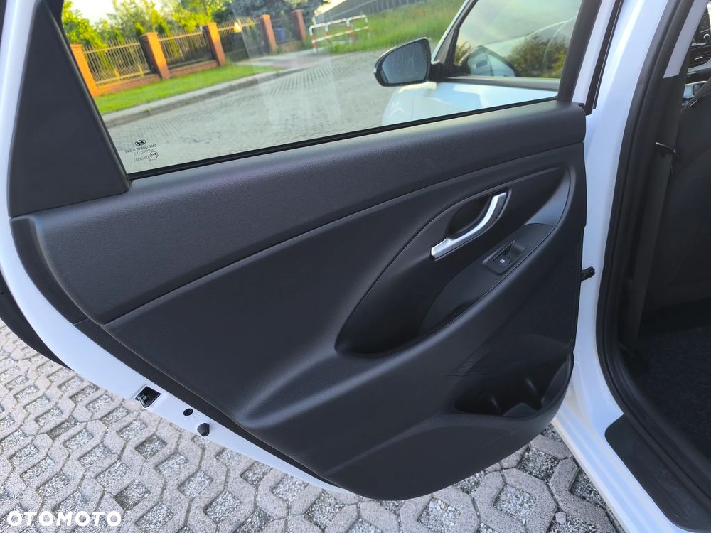 Hyundai i30 1.4 T-GDI Style - 23