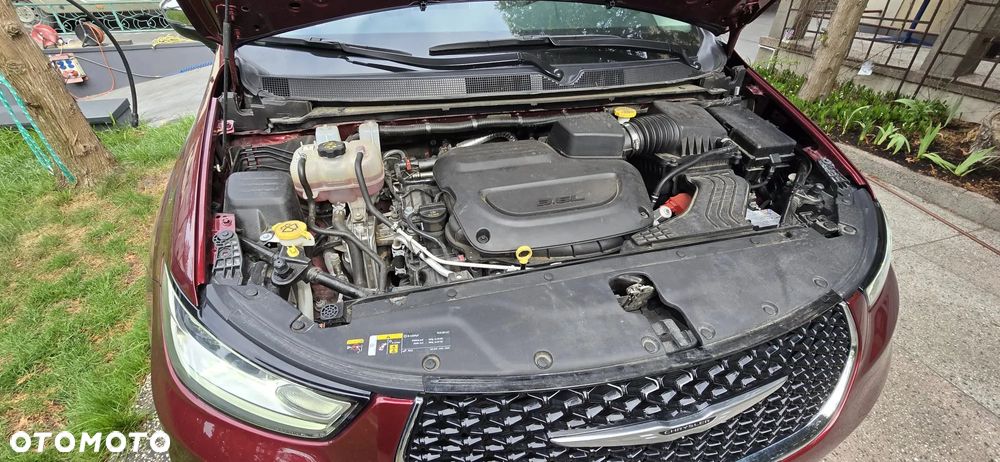 Chrysler Pacifica - 16