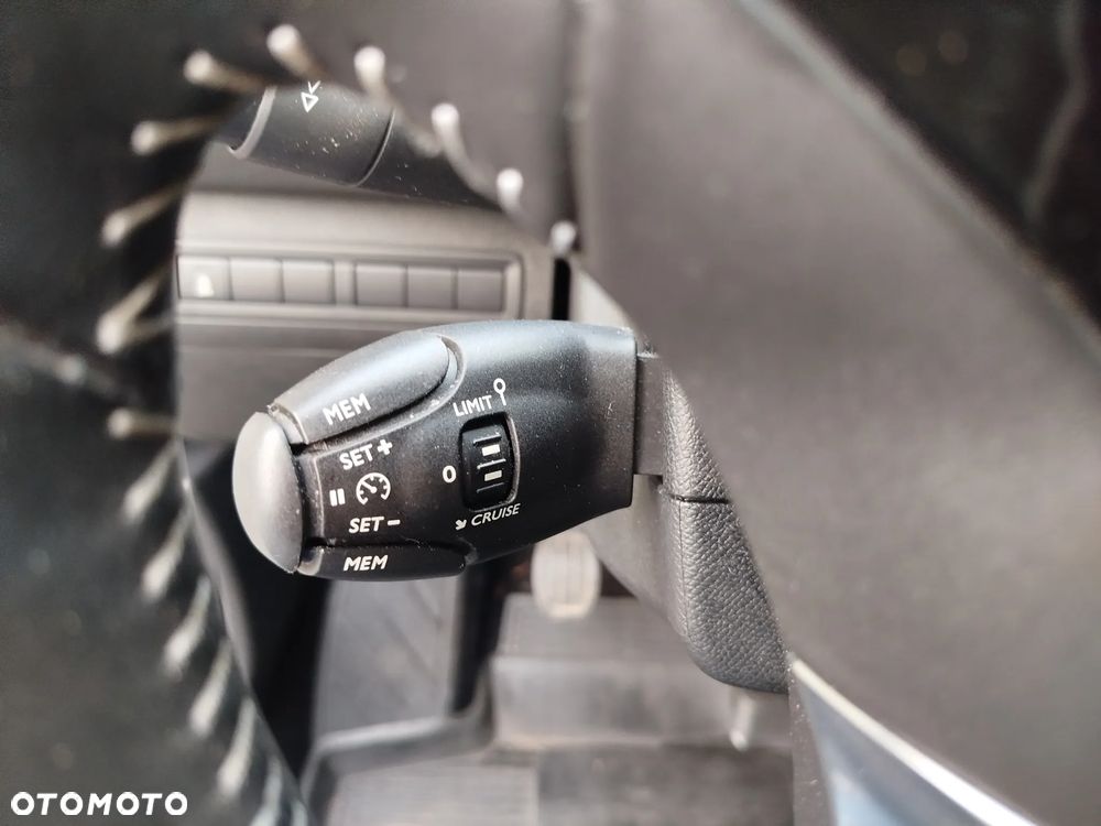 Peugeot 308 1.6 THP Allure - 11