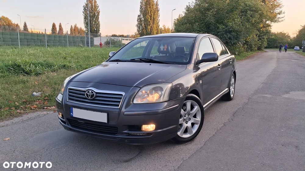 Toyota Avensis - 1
