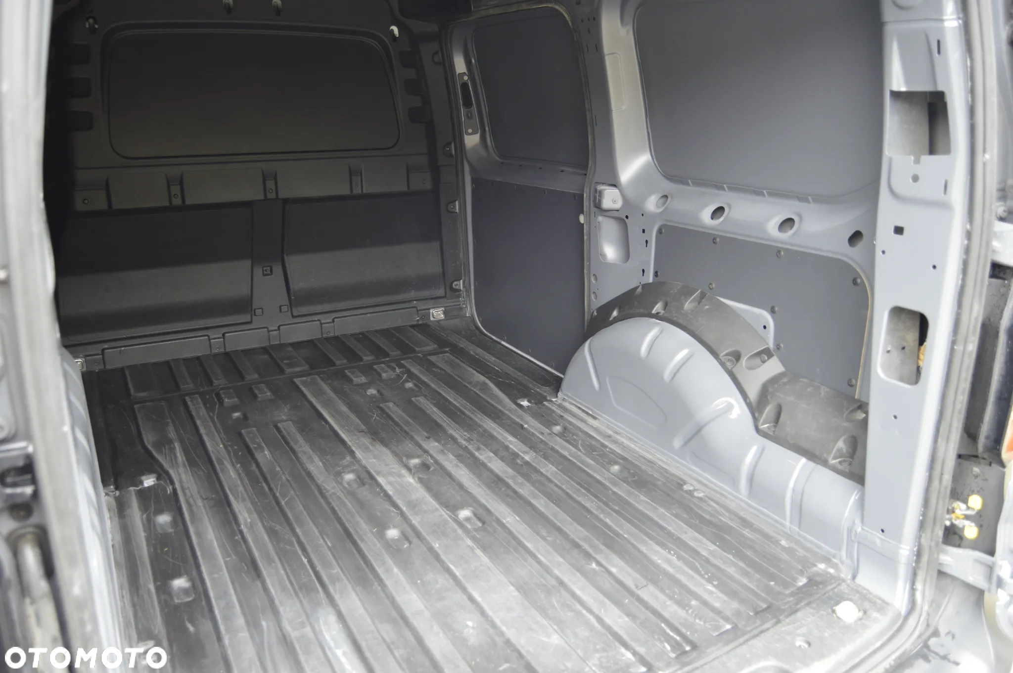 Volkswagen Caddy MAXI - 11