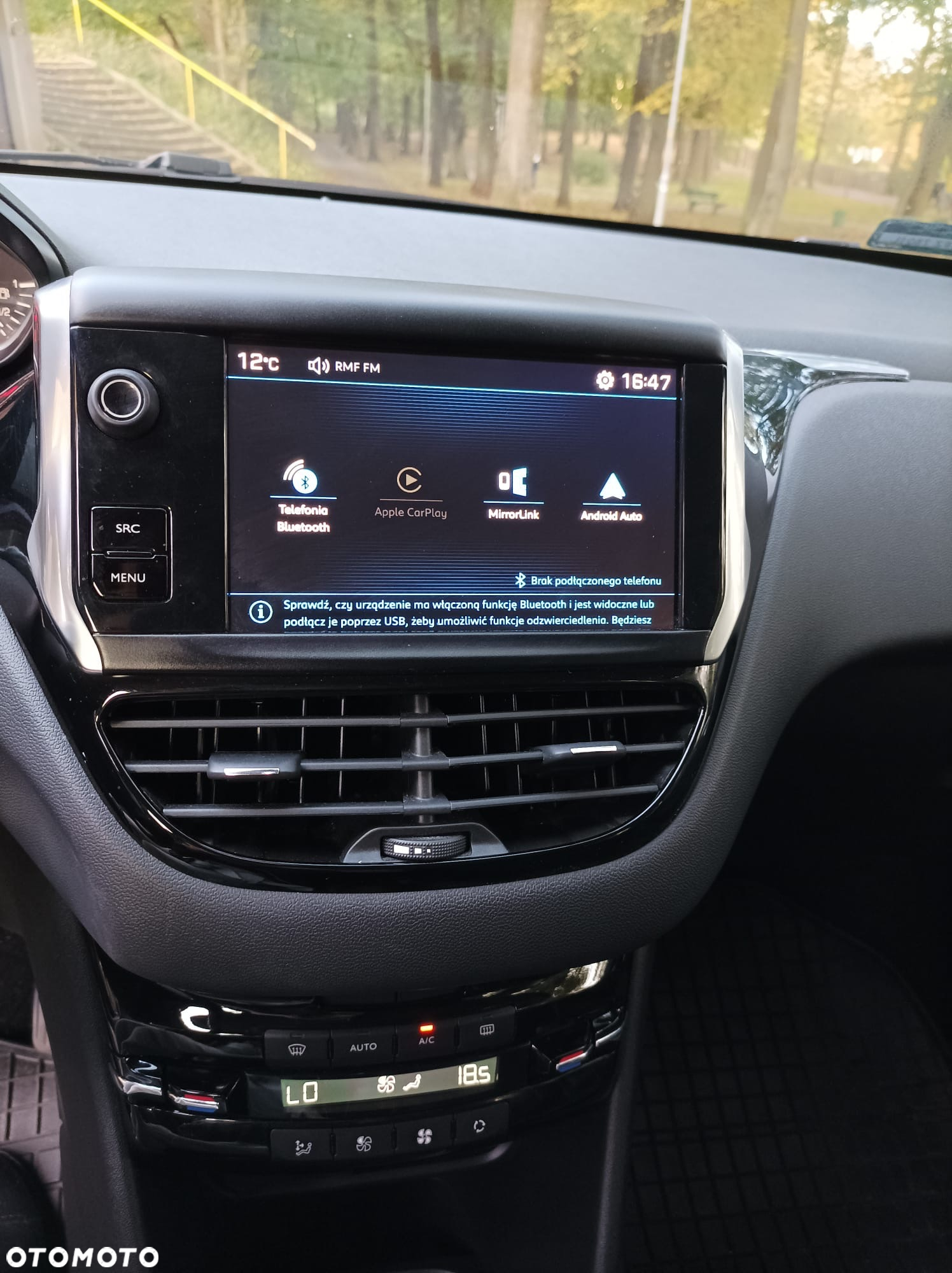 Peugeot 208 - 12