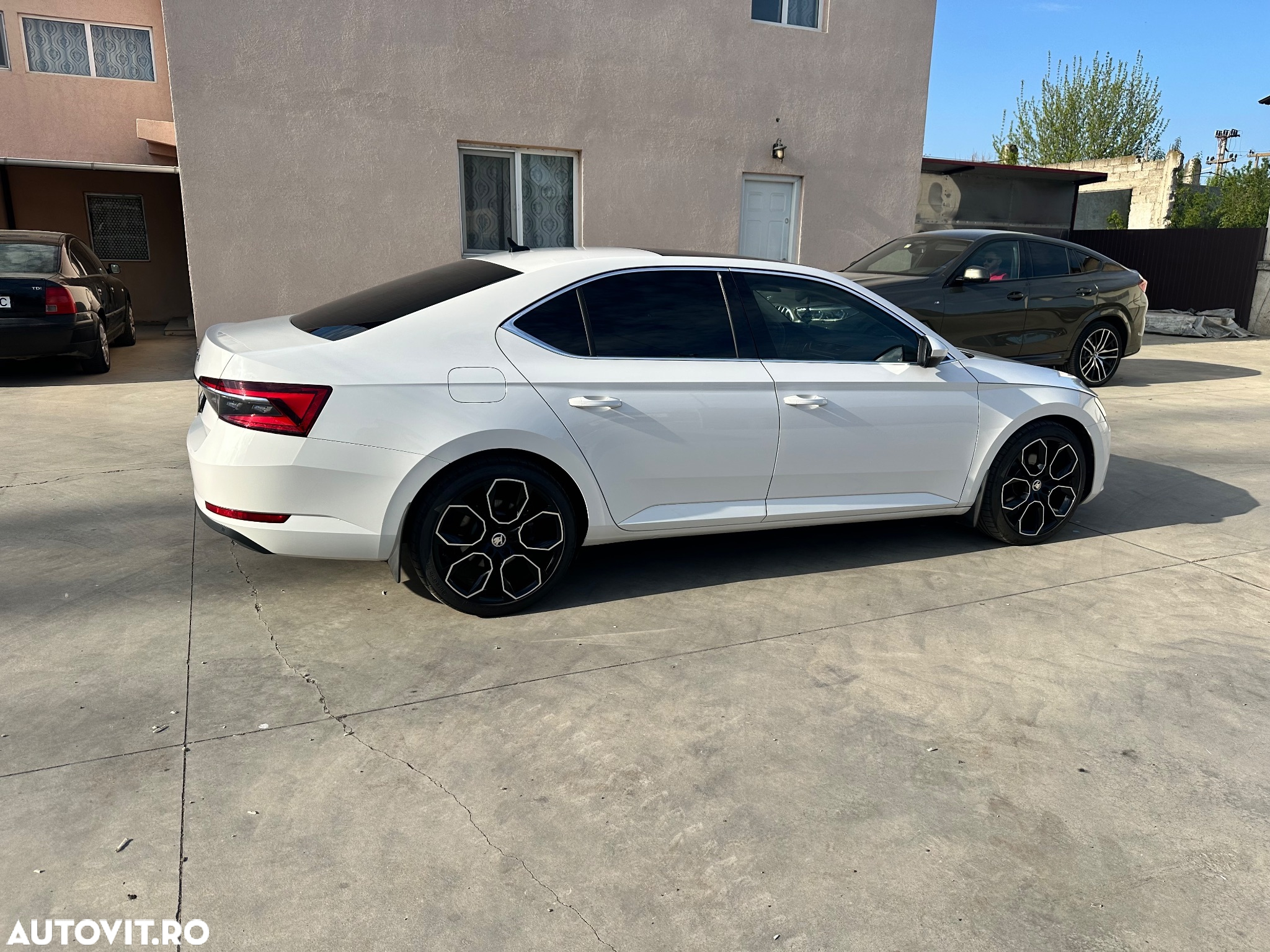 Skoda Superb 2.0 TDI SportLine - 26