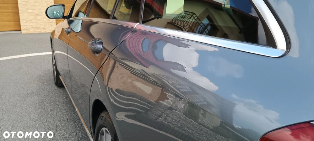 Mercedes-Benz Klasa E 200 CGI BlueEFFICIENCY Automatik Avantgarde - 18