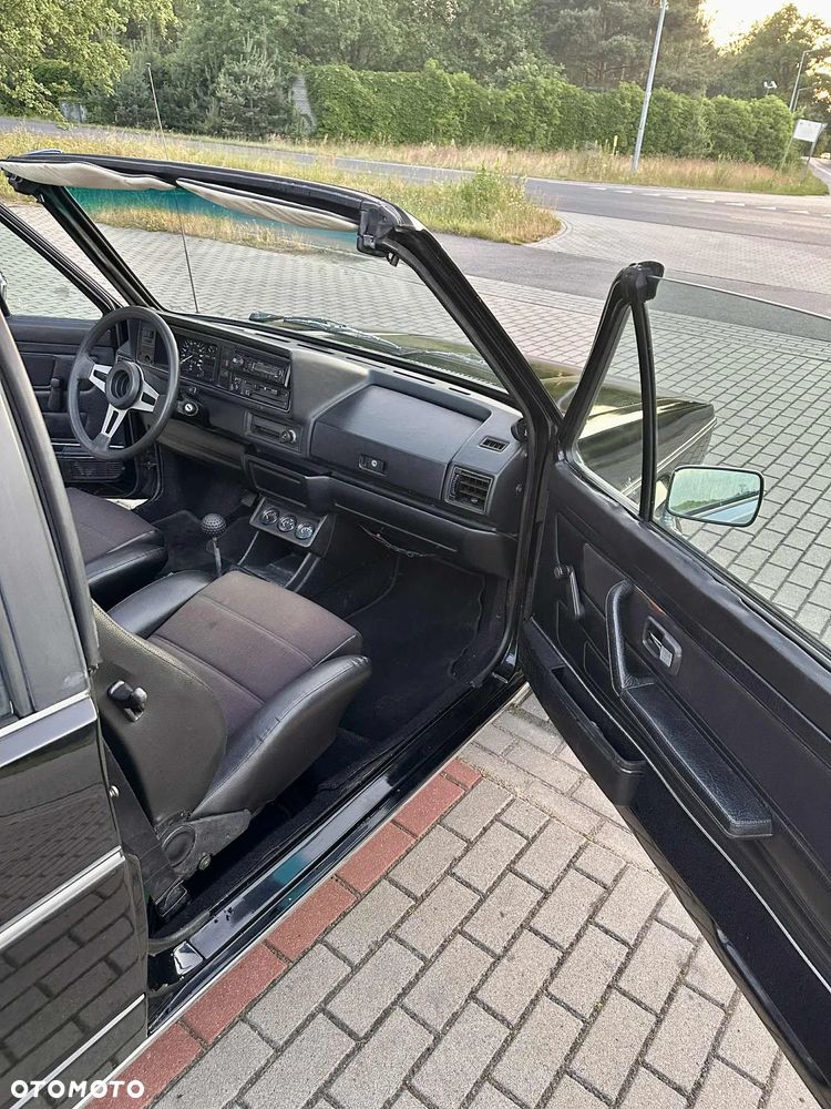 Volkswagen Golf 1.8 GL - 12