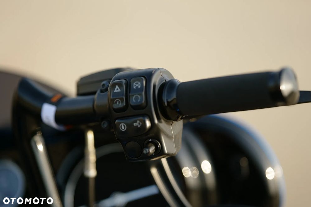 Harley-Davidson Touring Street Glide - 18