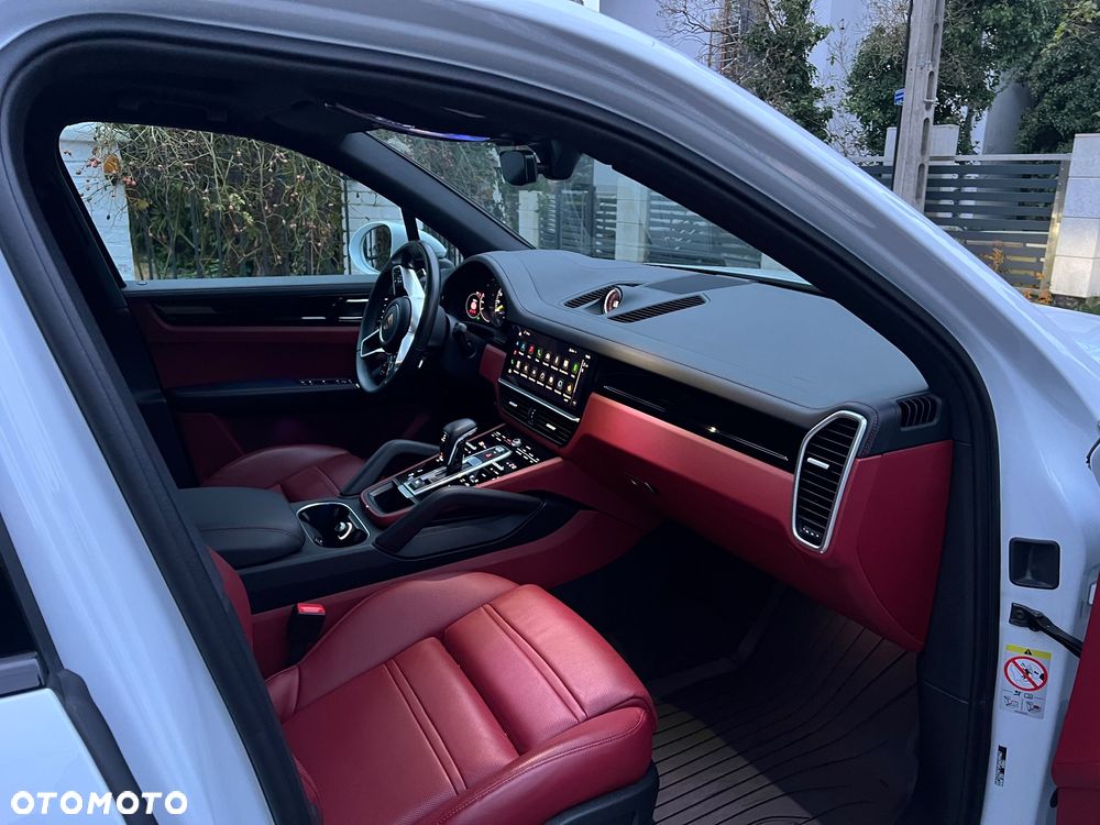 Porsche Cayenne Platinum Edition - 36