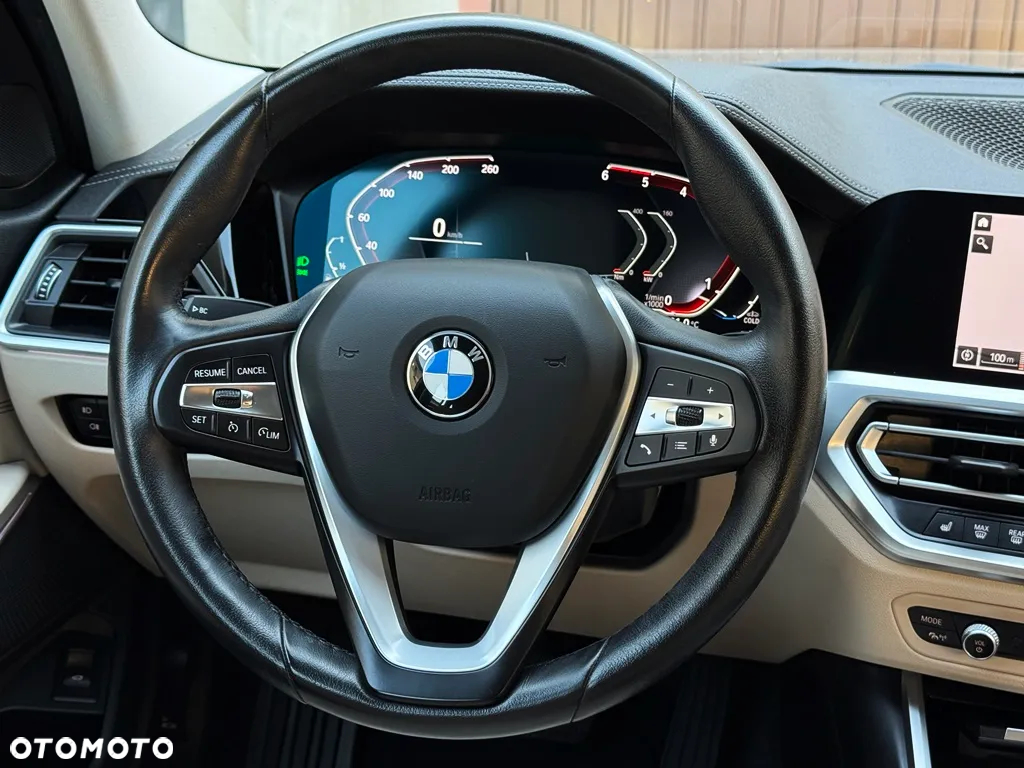 BMW Seria 3 320d Touring Luxury Line - 37