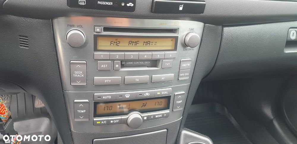 Toyota Avensis 2.0 D-4D High - 13