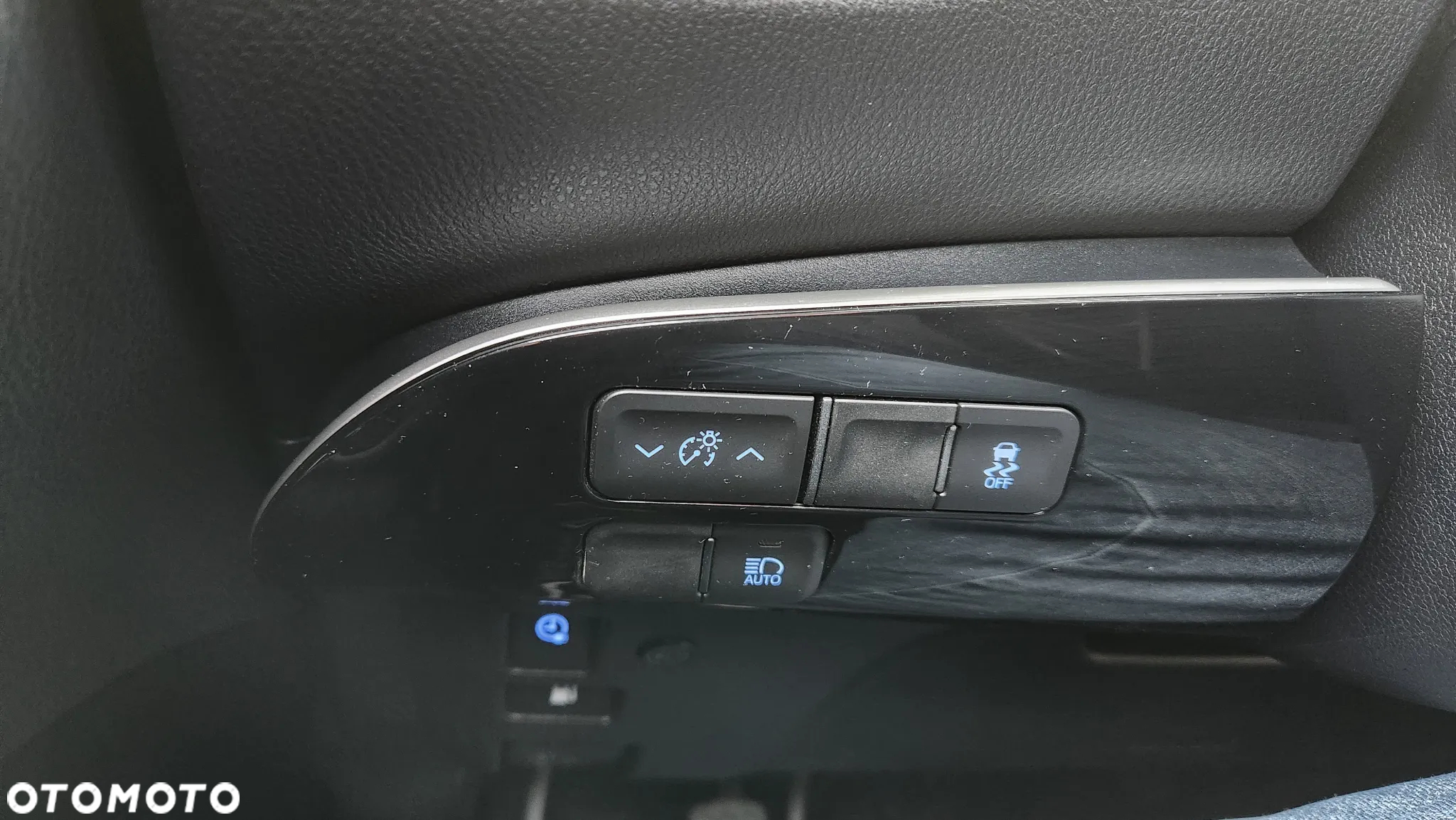 Toyota Prius Plug-in Hybrid - 33