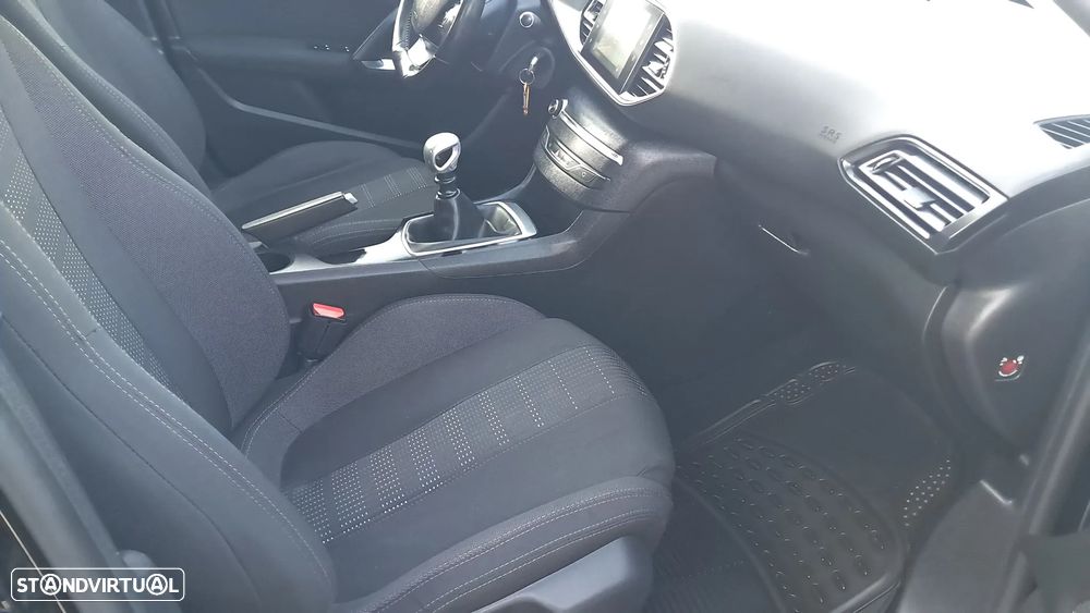 Peugeot 308 1.6 BlueHDi Allure - 25