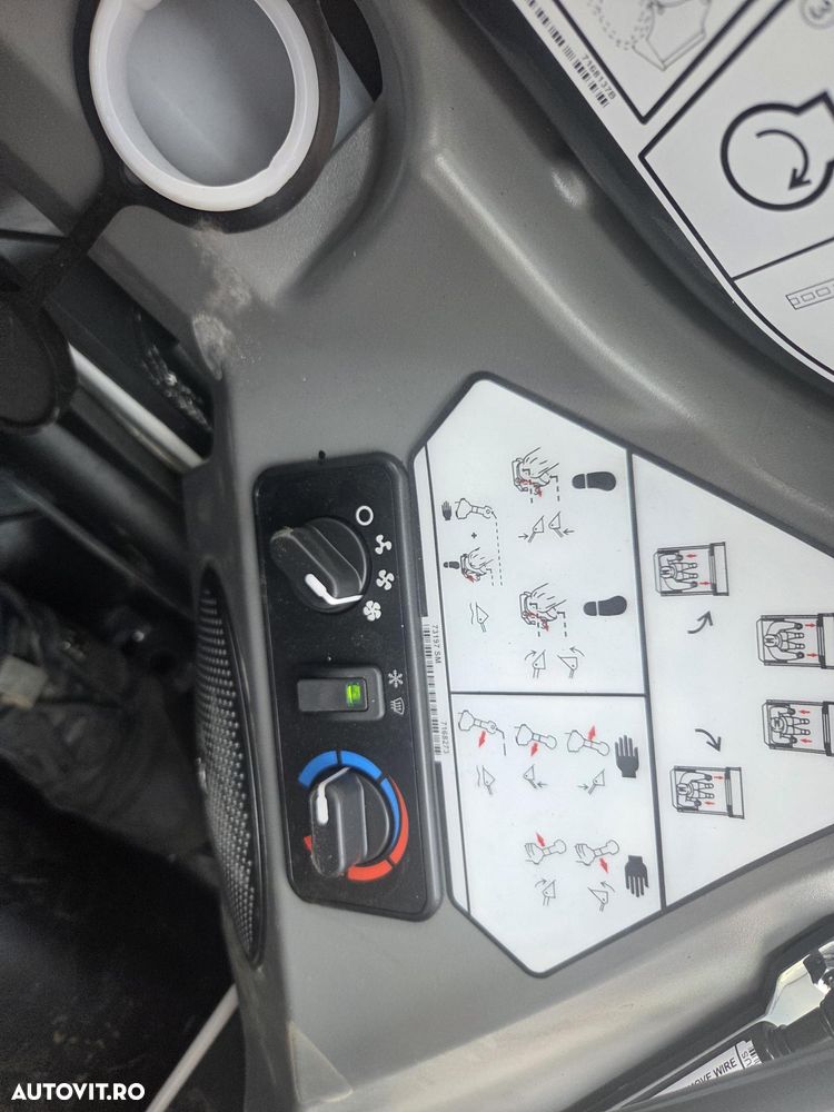Bobcat S510, 2025, NOU, ridica 800kg, Masa operationala 3t, ANVELOPE PLINE, cabina inchisa cu AER CONDITIONAT, latime 1,7m, lungime 3,3m, inaltime 2m, motor KUBOTA 50CP, cupla rapida, furci, Jouystickuri, posibil leasing 4 ani-PROMOTIE 42.900 EUR+Tva - 8