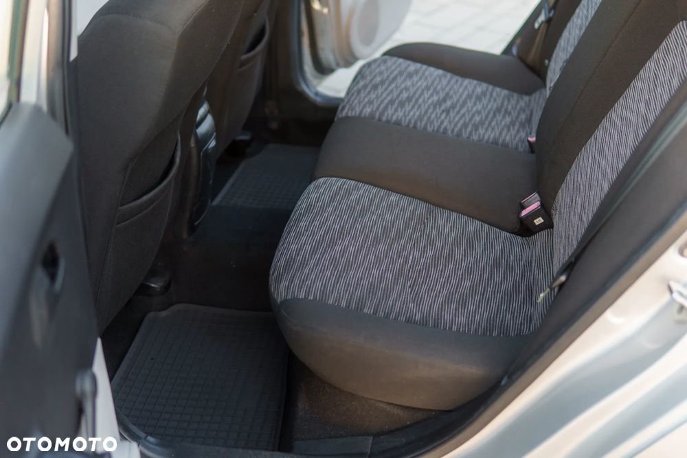 Kia Ceed - 16