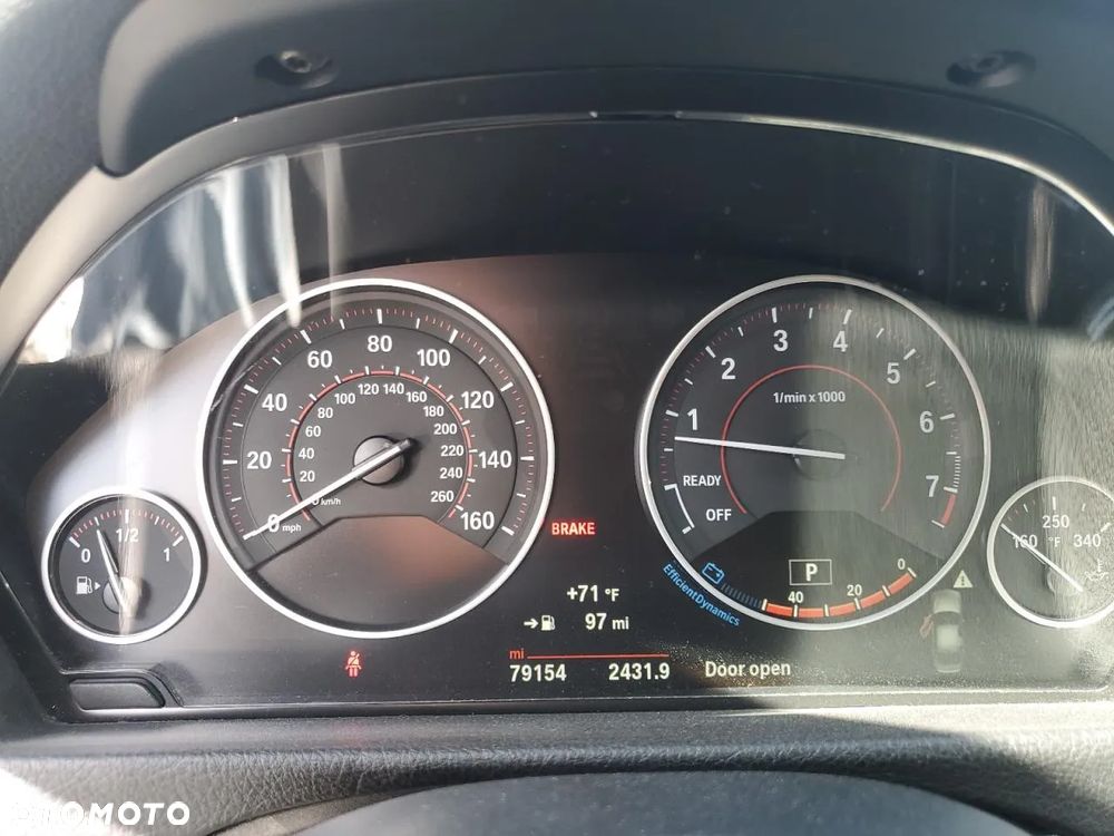BMW Seria 3 330i xDrive Sport - 10