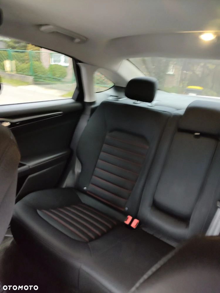 Ford Fusion 2.0 EcoBoost Titanium - 12