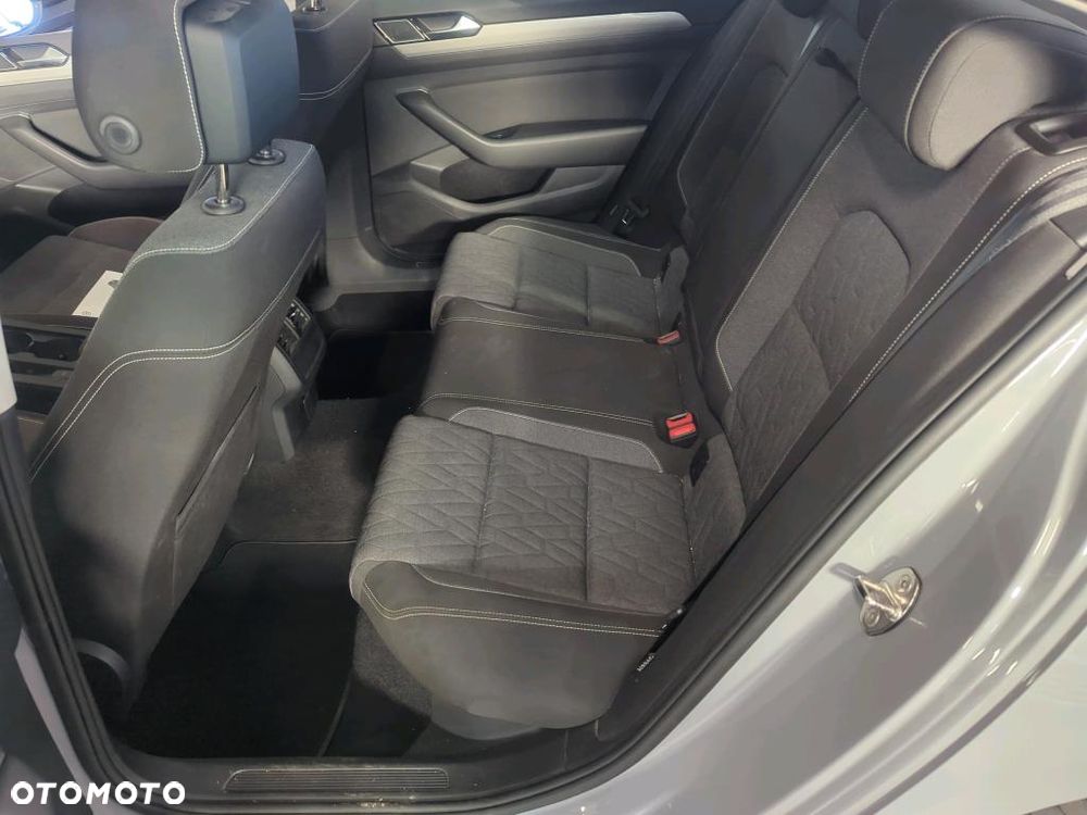 Volkswagen Passat 2.0 TDI EVO Business - 9