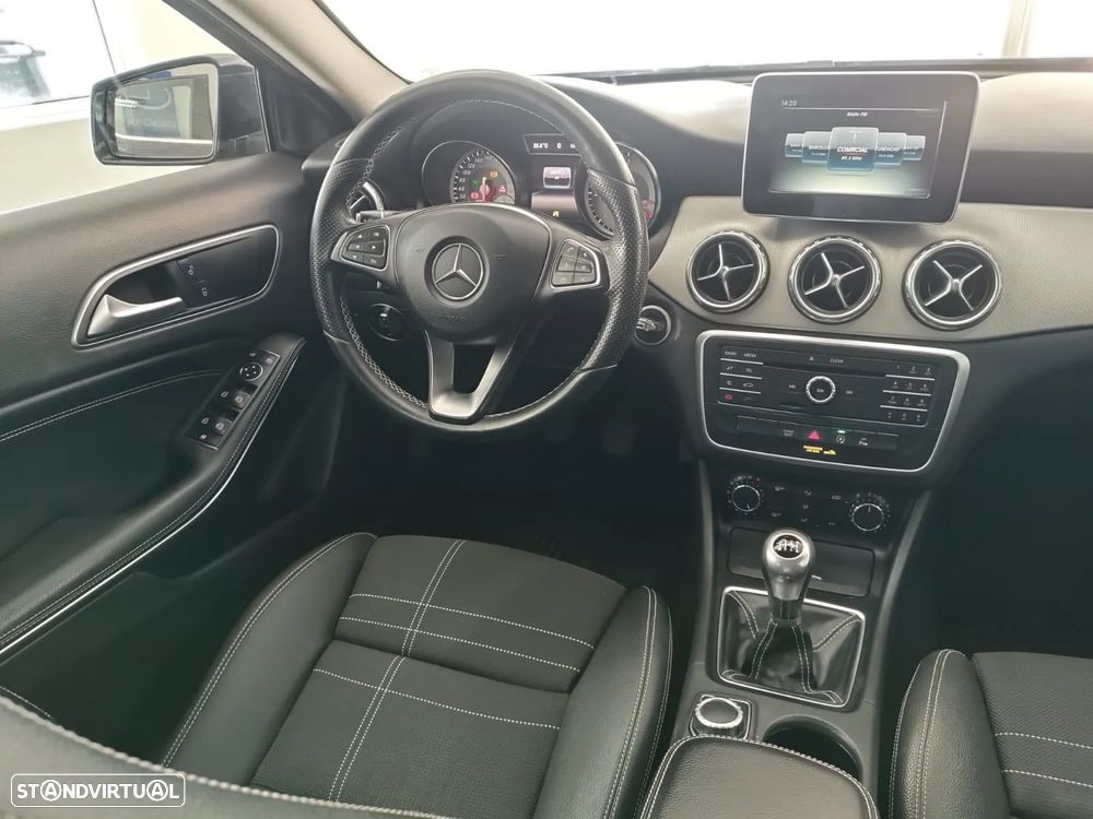 Mercedes-Benz GLA 180 d Urban - 16