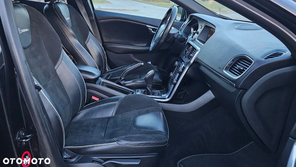 Volvo V40 T3 R-Design Summum - 11