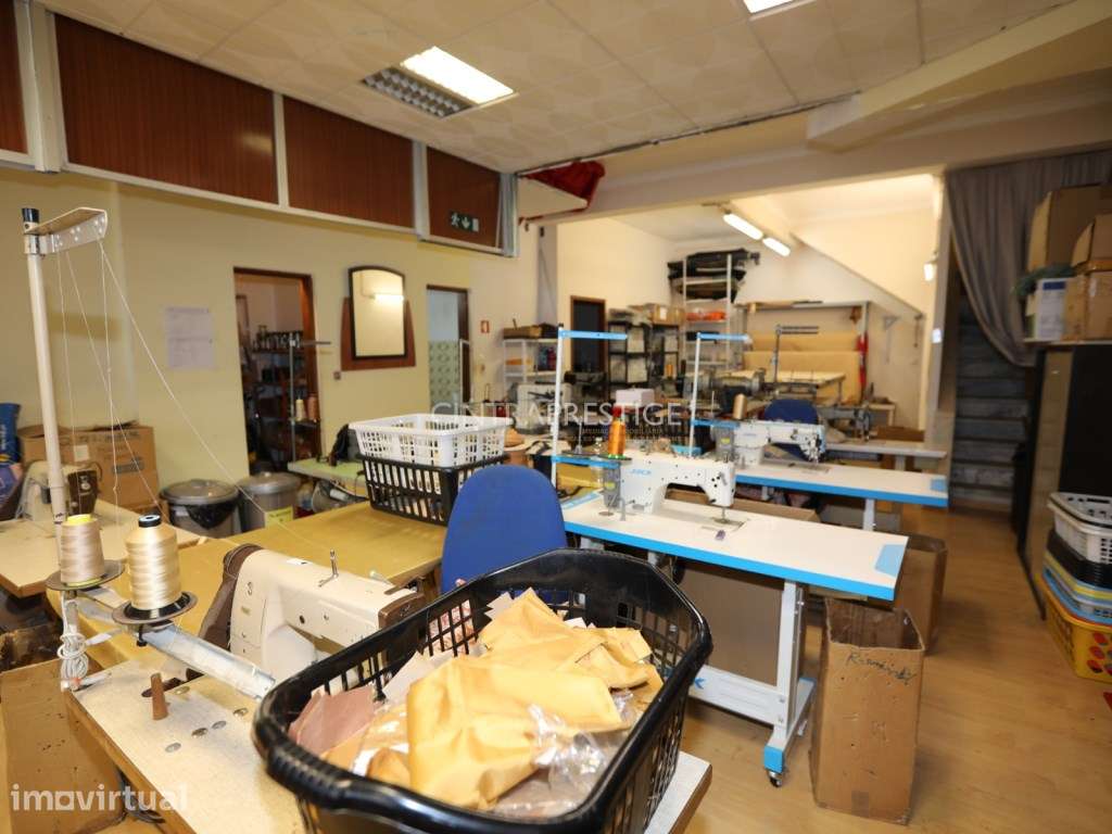 Loja/Comércio R/C + 1º Piso | Famões, Odivelas - Grande imagem: 3/12