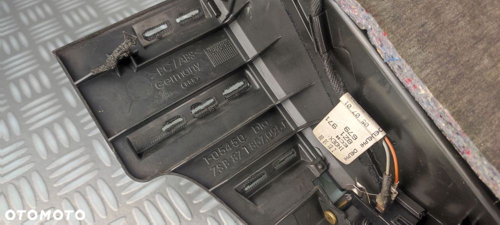 8Z1857095F schowek pasażera prawy w deskę pokrywa drzwiczki AUDI A2 1999-05 - 9