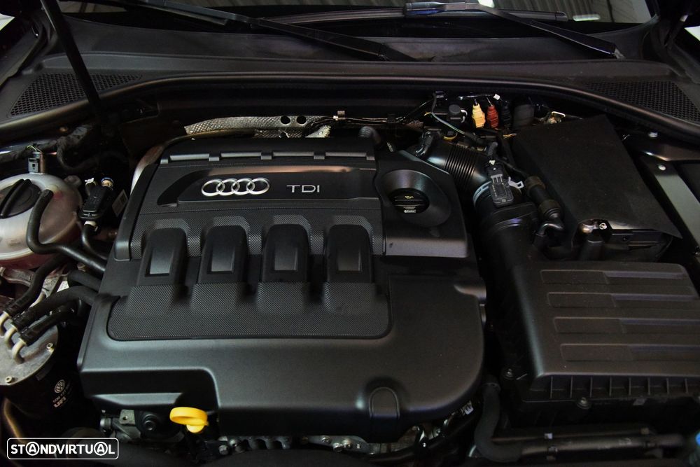 Audi A3 Cabrio 1.6 TDi S-line - 17