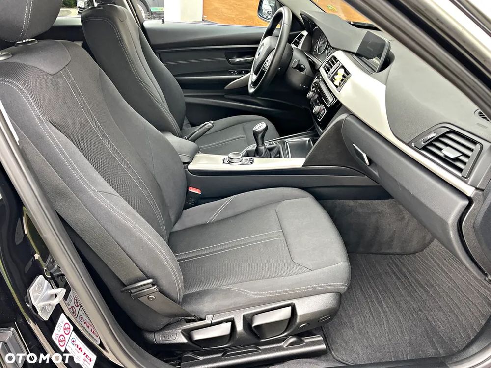 BMW Seria 3 318i GPF Advantage - 28