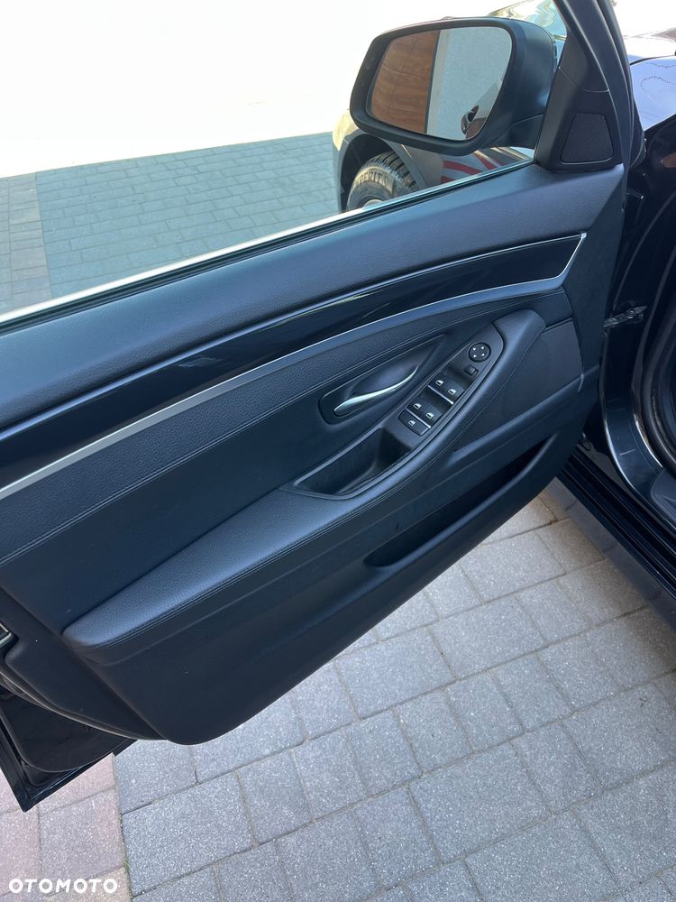 BMW Seria 5 525d xDrive Sport-Aut Modern Line - 15