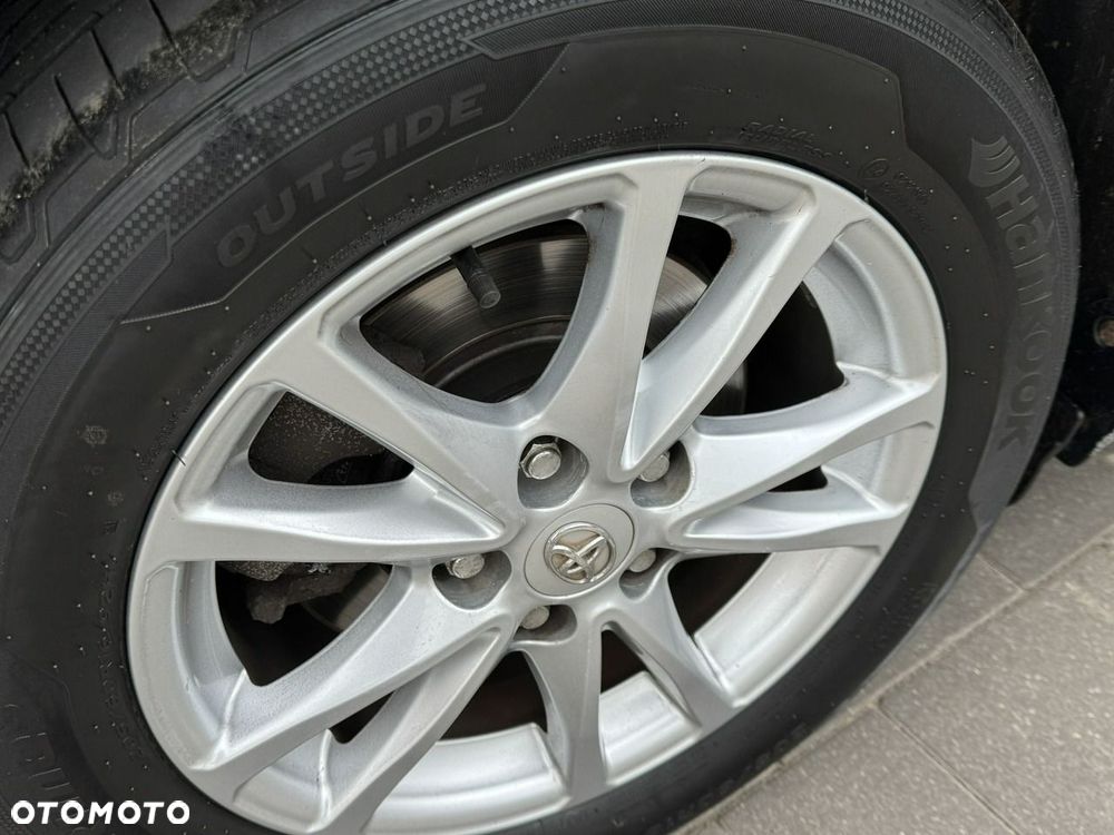 Toyota Avensis - 15