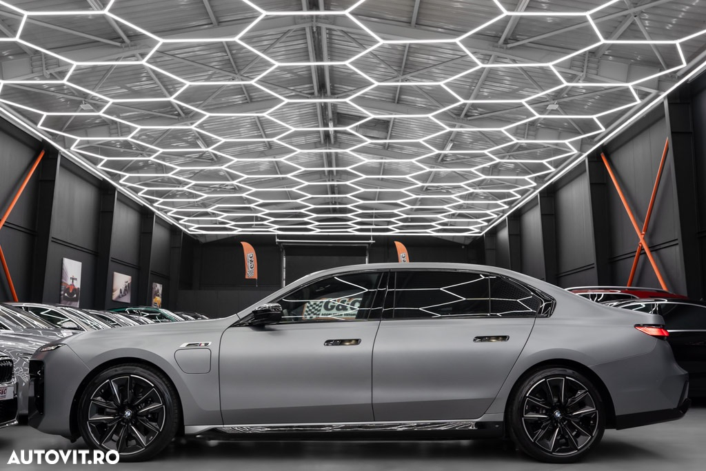 BMW M7 M760e xDrive AT PHEV - 29