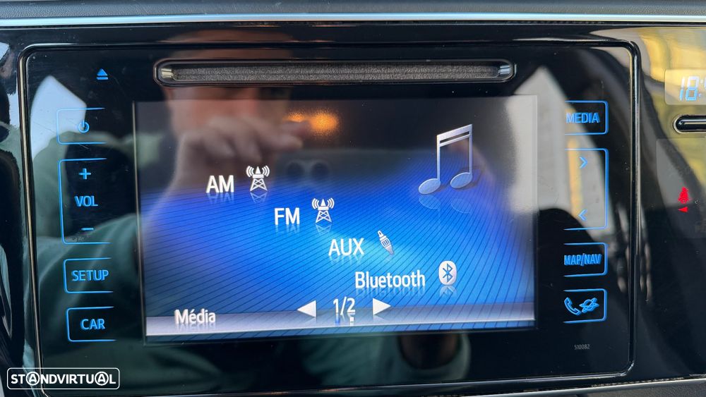 Toyota Auris Touring Sports 1.8 HSD Comfort +P.Techno+P.Sport - 28