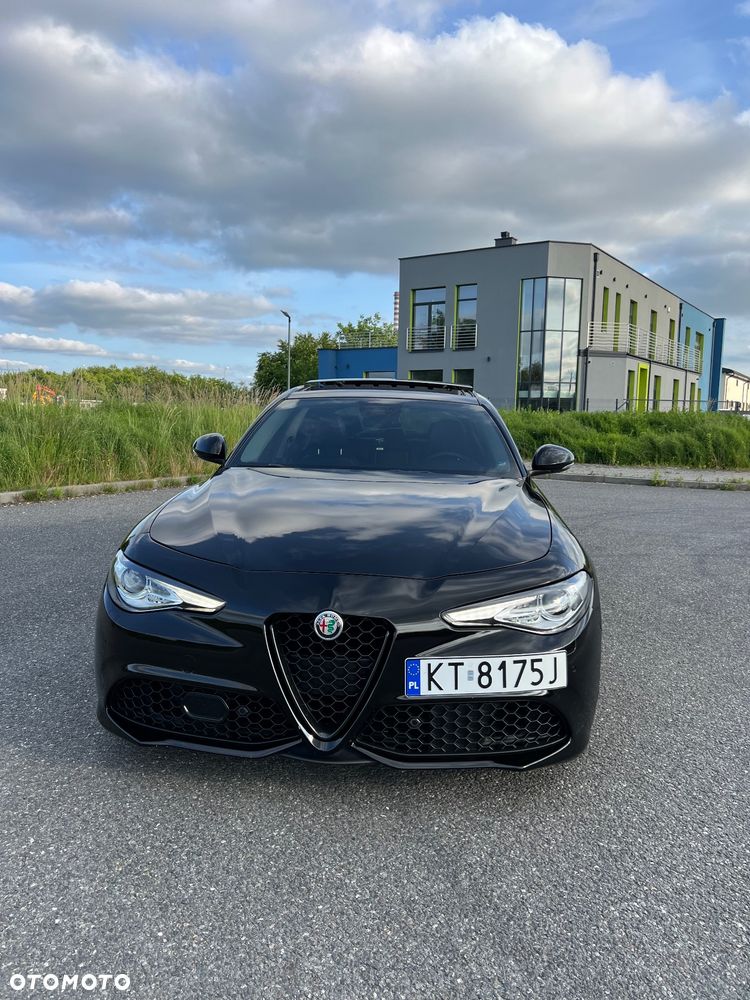 Alfa Romeo Giulia 2.0 Turbo 16V AT8-Q4 Veloce Ti - 1