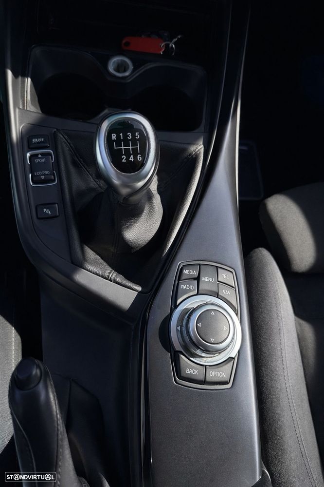 BMW 116 d Sport Line - 32