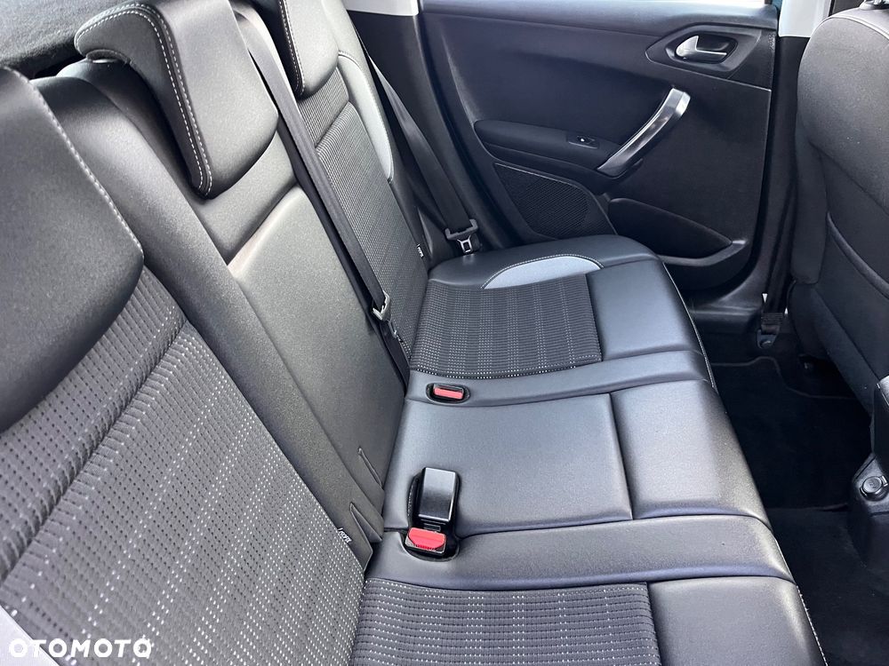 Peugeot 2008 1.2 PureTech GT Line S&S EAT8 - 17